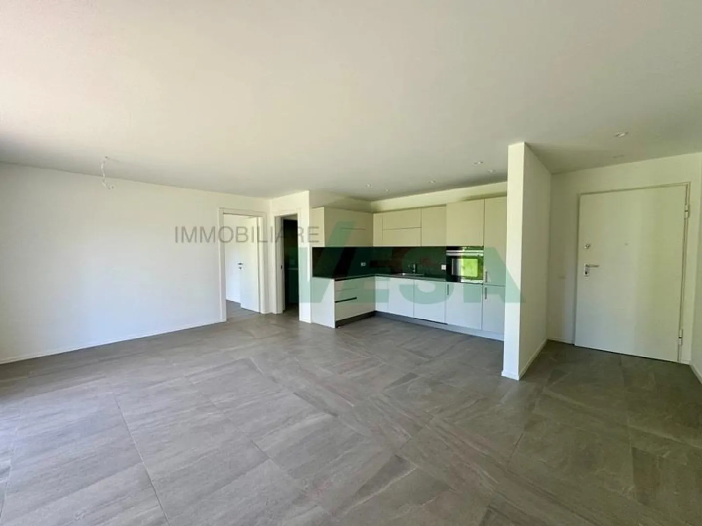 Neue und helle 3,5-Zimmer-Wohnung mit großem Garten - Foto 2 von 9