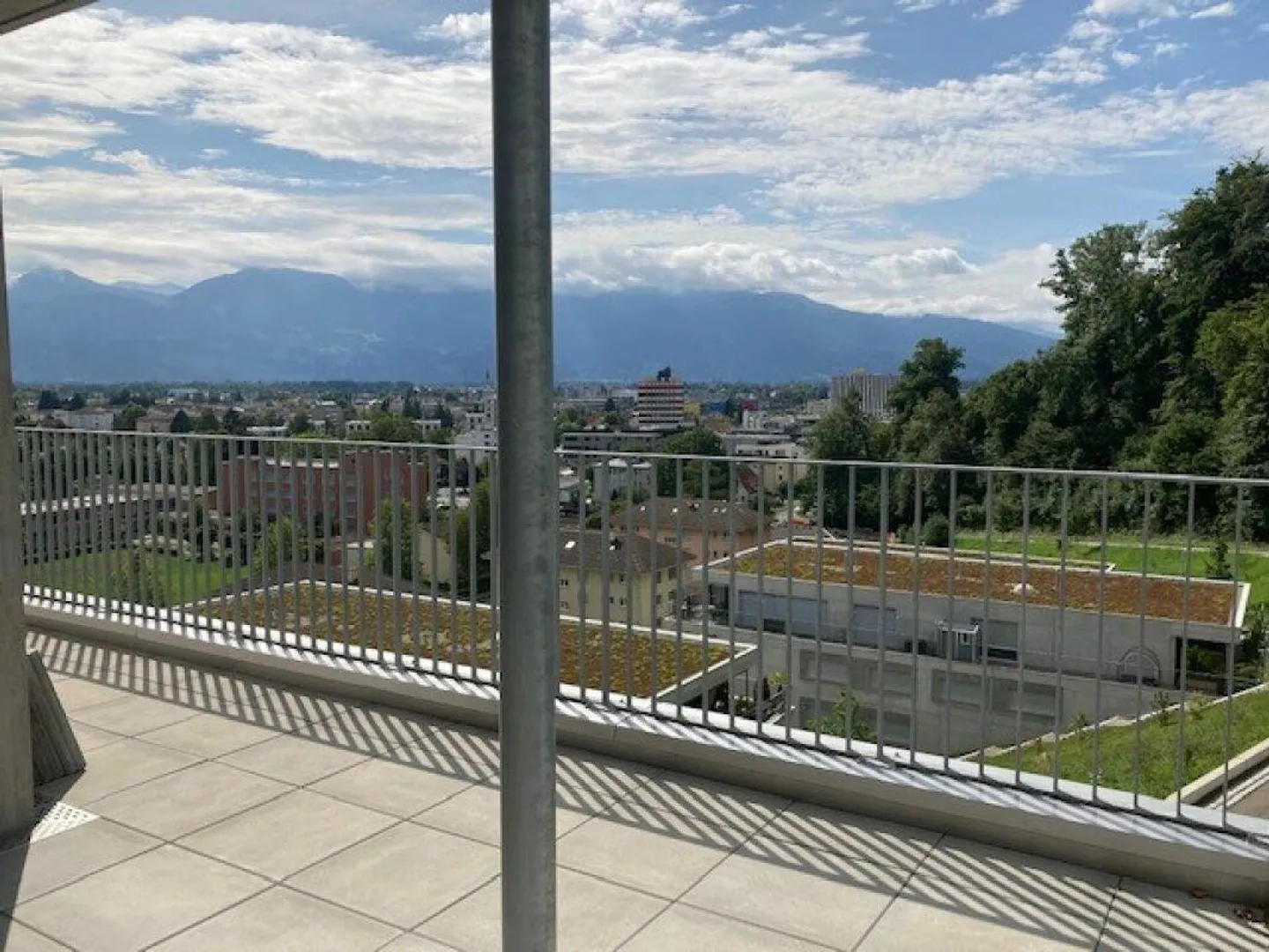 Ampio e luminoso appartamento duplex di 4,5 locali con contratto di affitto - Foto 7 di 19