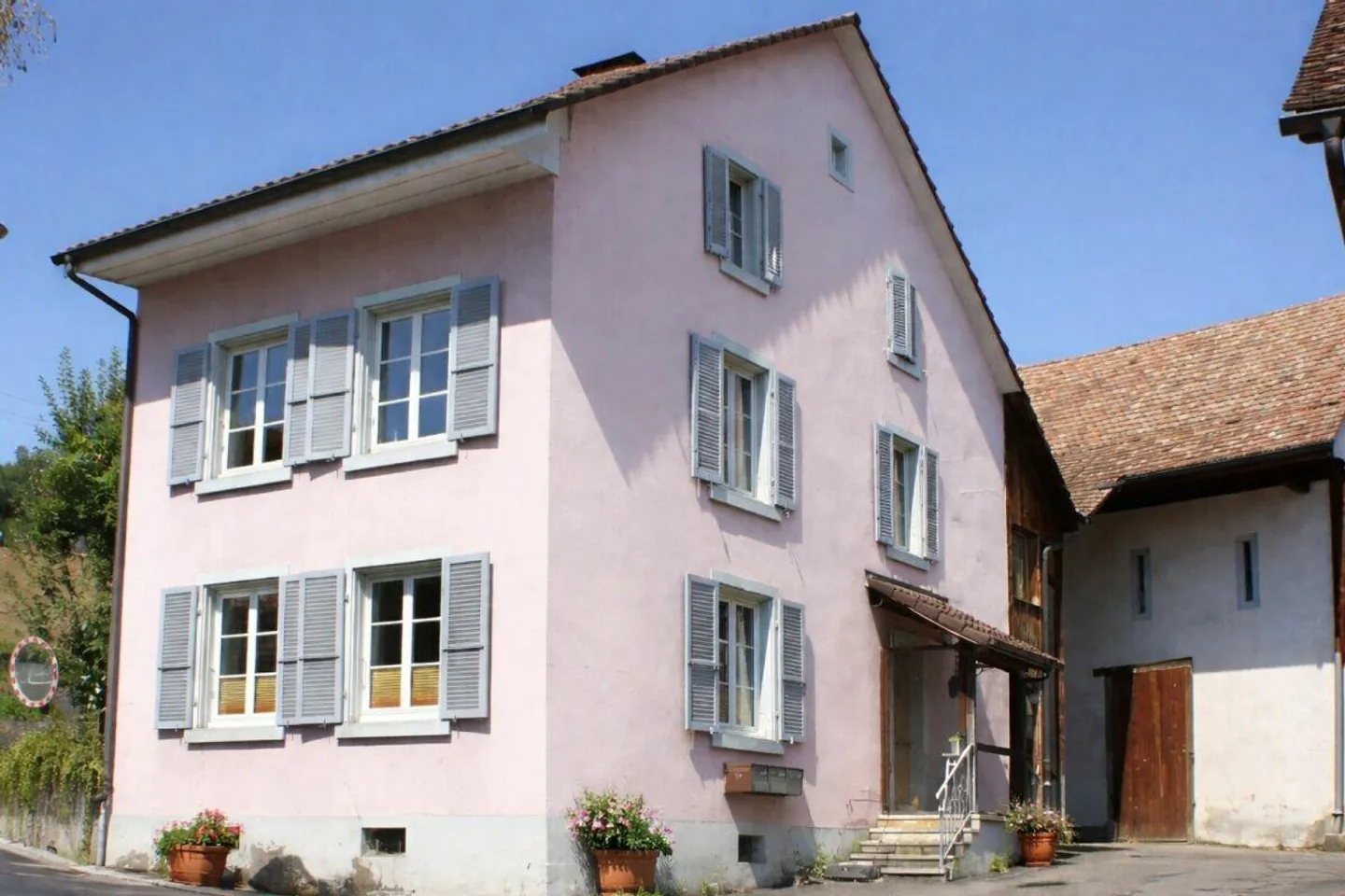 Charmantes Mehrfamilienhaus - Foto 8 von 9