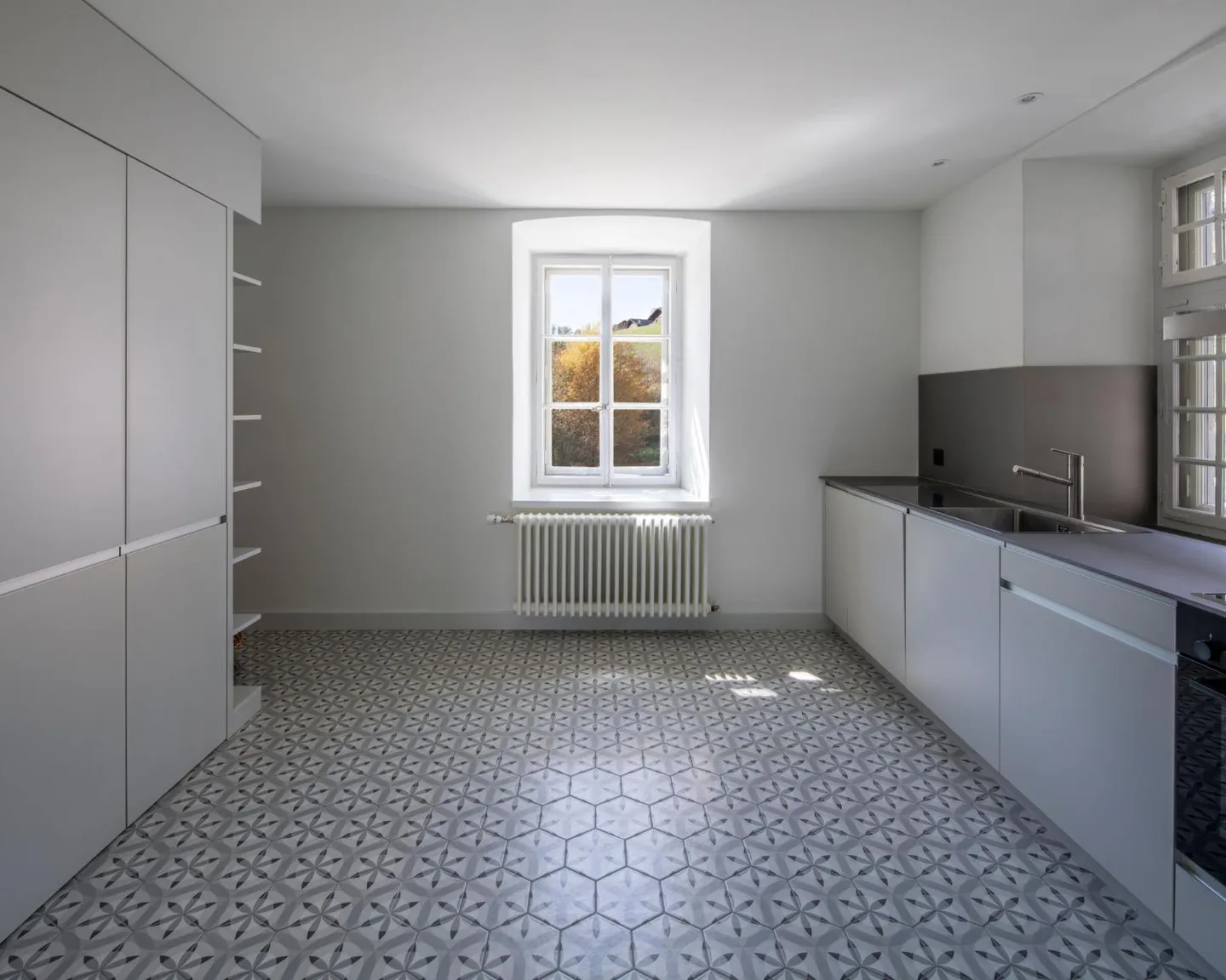 8-room house - Photo 6 of 7