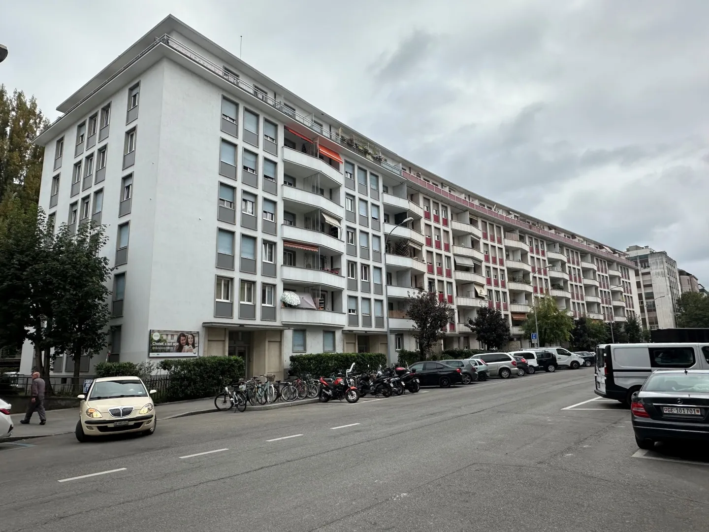 Dépôt à Carouge - Photo 1 sur 3