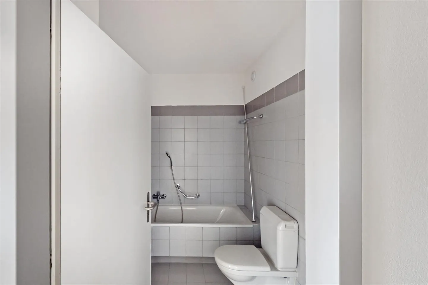 Apartment for rent - Photo 5 of 8