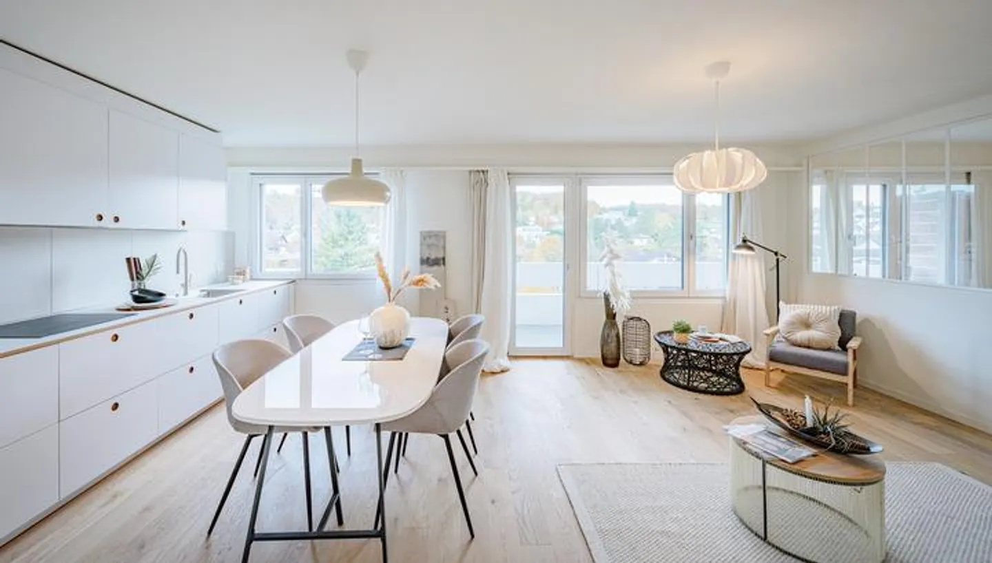 TOLLE 4.5 ZIMMER WOHNUNG - TIPTOP  TOTALSANIERT - Foto 1 von 7