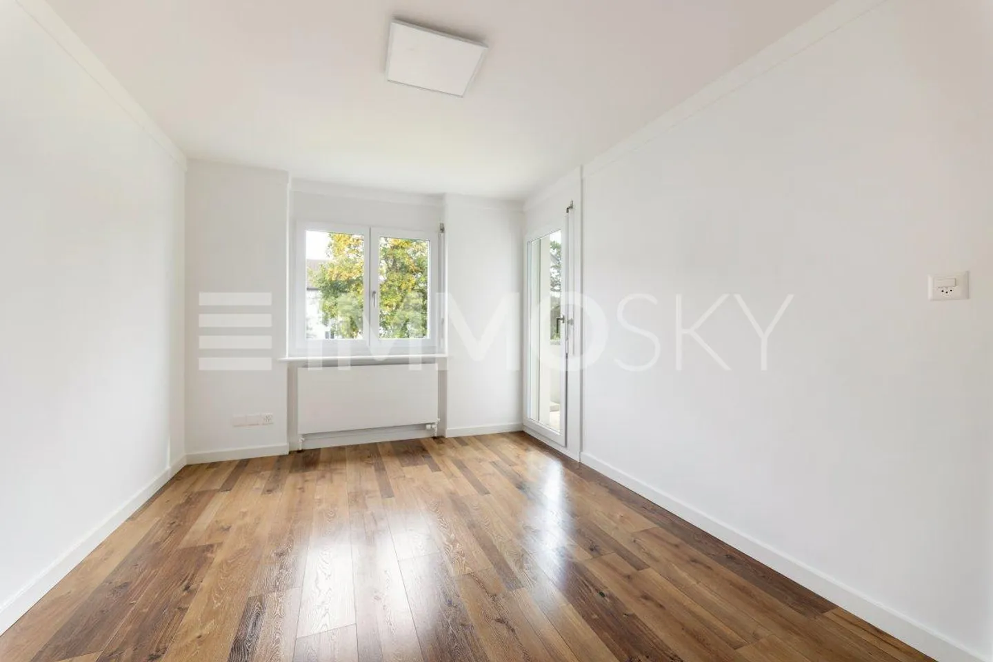 Unique Living Environment Luxury Renovated and Energy Efficient - Photo 5 of 5