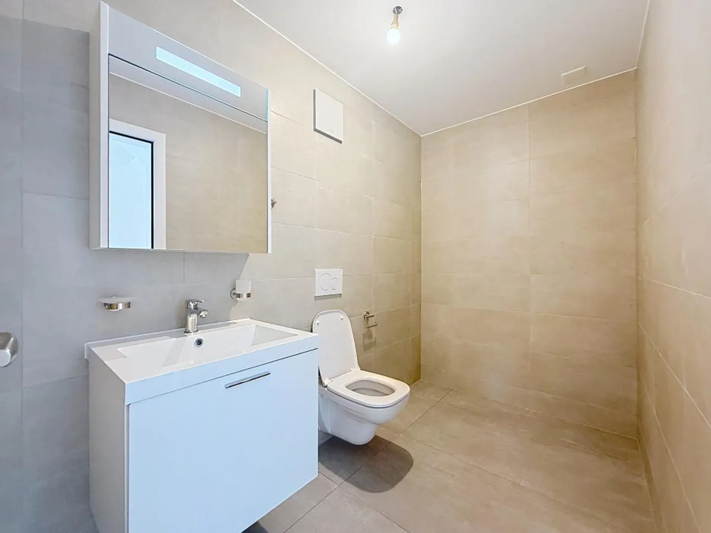 Semi-detached house for rent - Photo 10 of 13