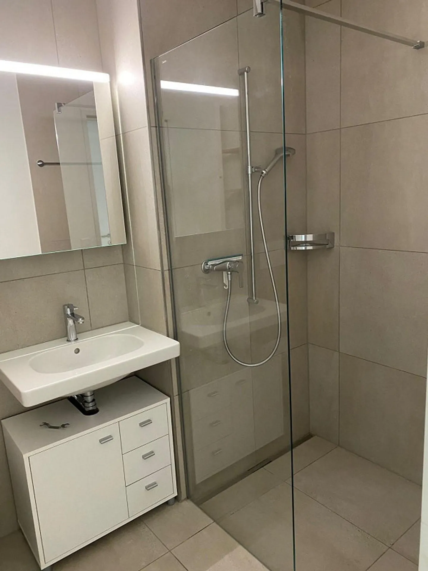 Top moderne und hochwertige Wohnung - Foto 5 von 9