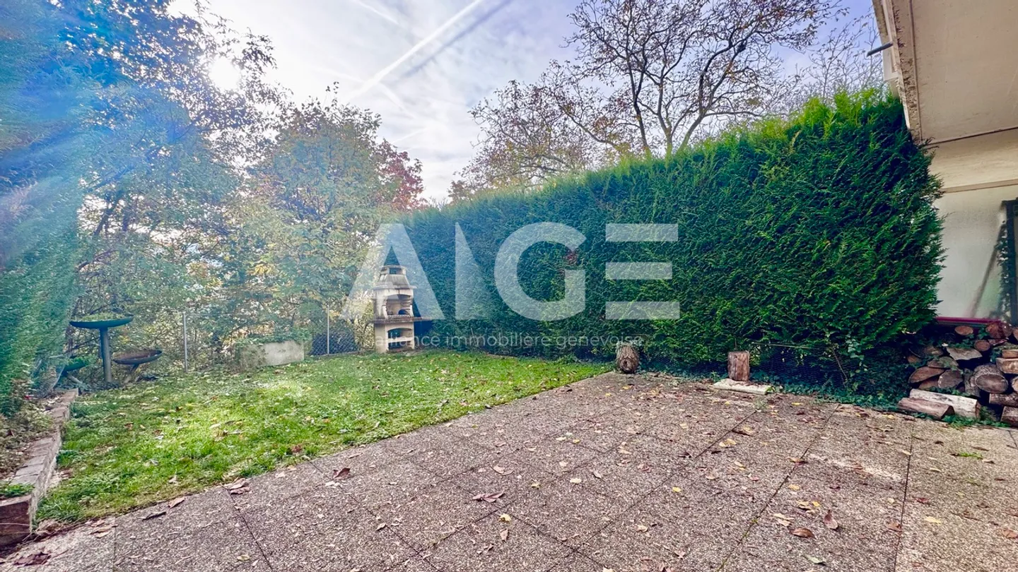 Schöne Villa mit unabhängigem Studio - Foto 11 von 12