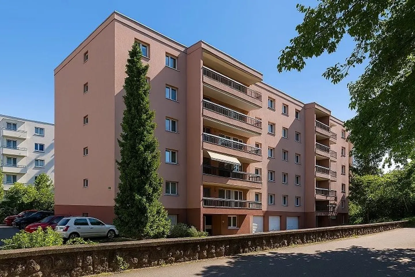 3.5-room apartment on the 5th floor completely renovated - Photo 1 of 2