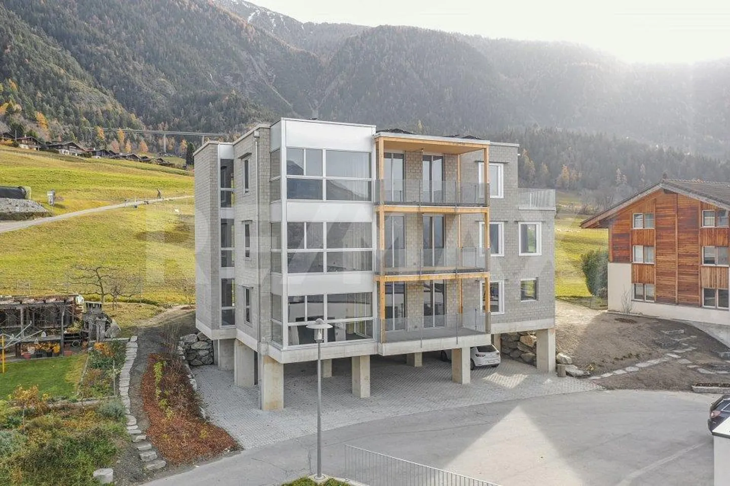 Casa Plurifamiliare Moderna - Foto 1 di 13