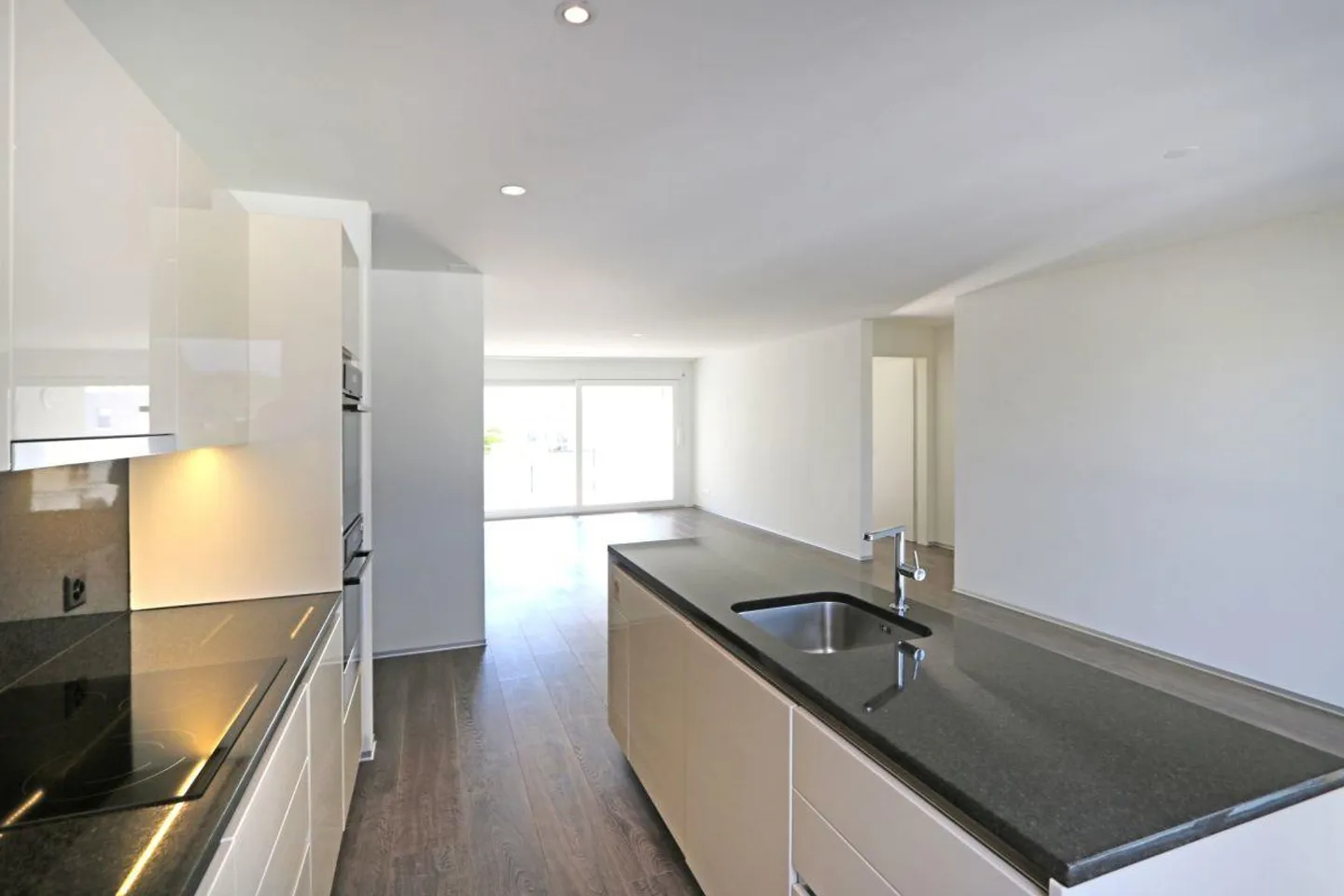 Are you looking for a perfect family apartment in the green? - Then you are in the right place! - Photo 2 of 12