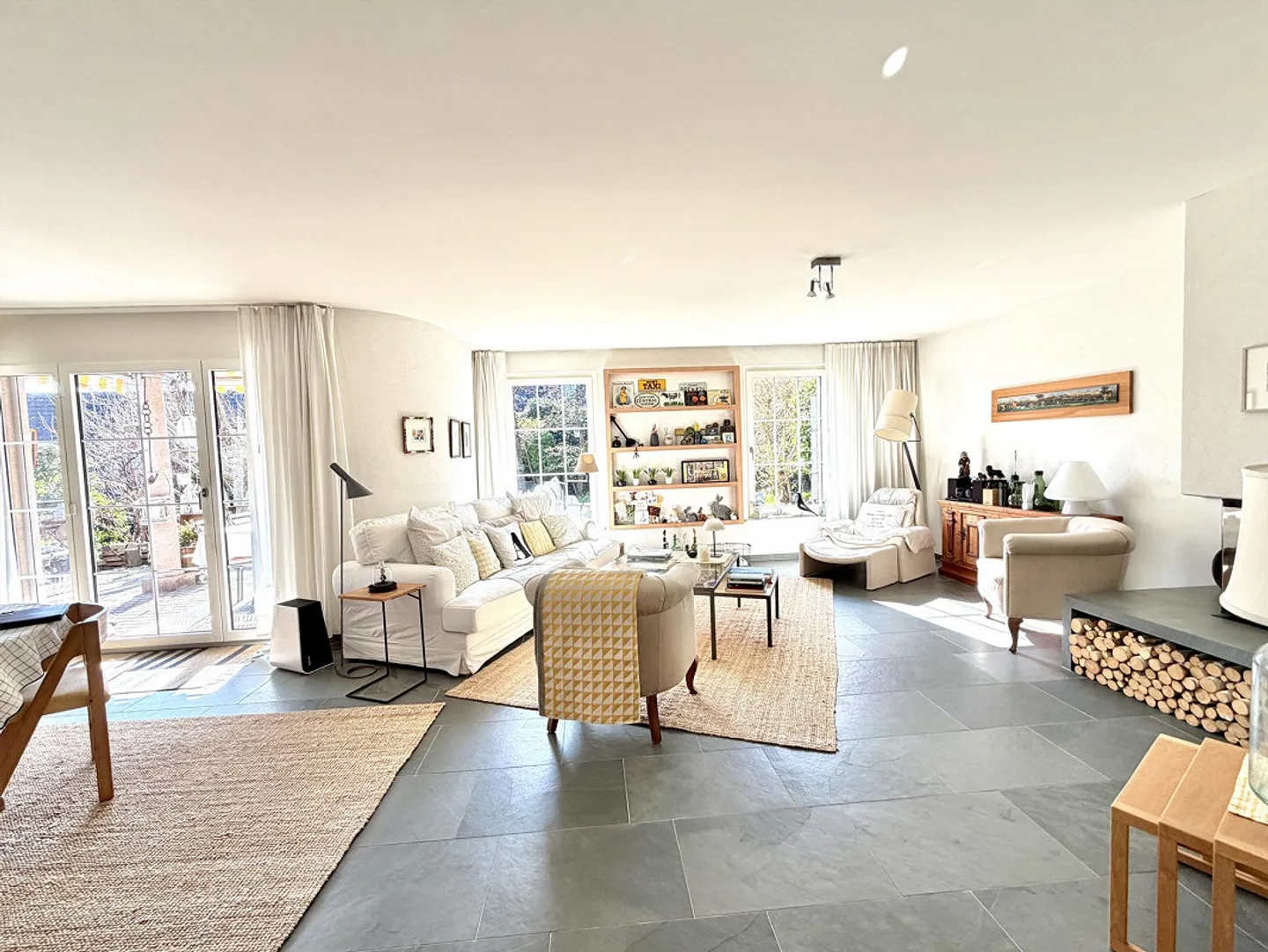 Well-maintained oasis of well-being in a sought-after location in Bottmingen, garden, garage - Photo 3 of 14
