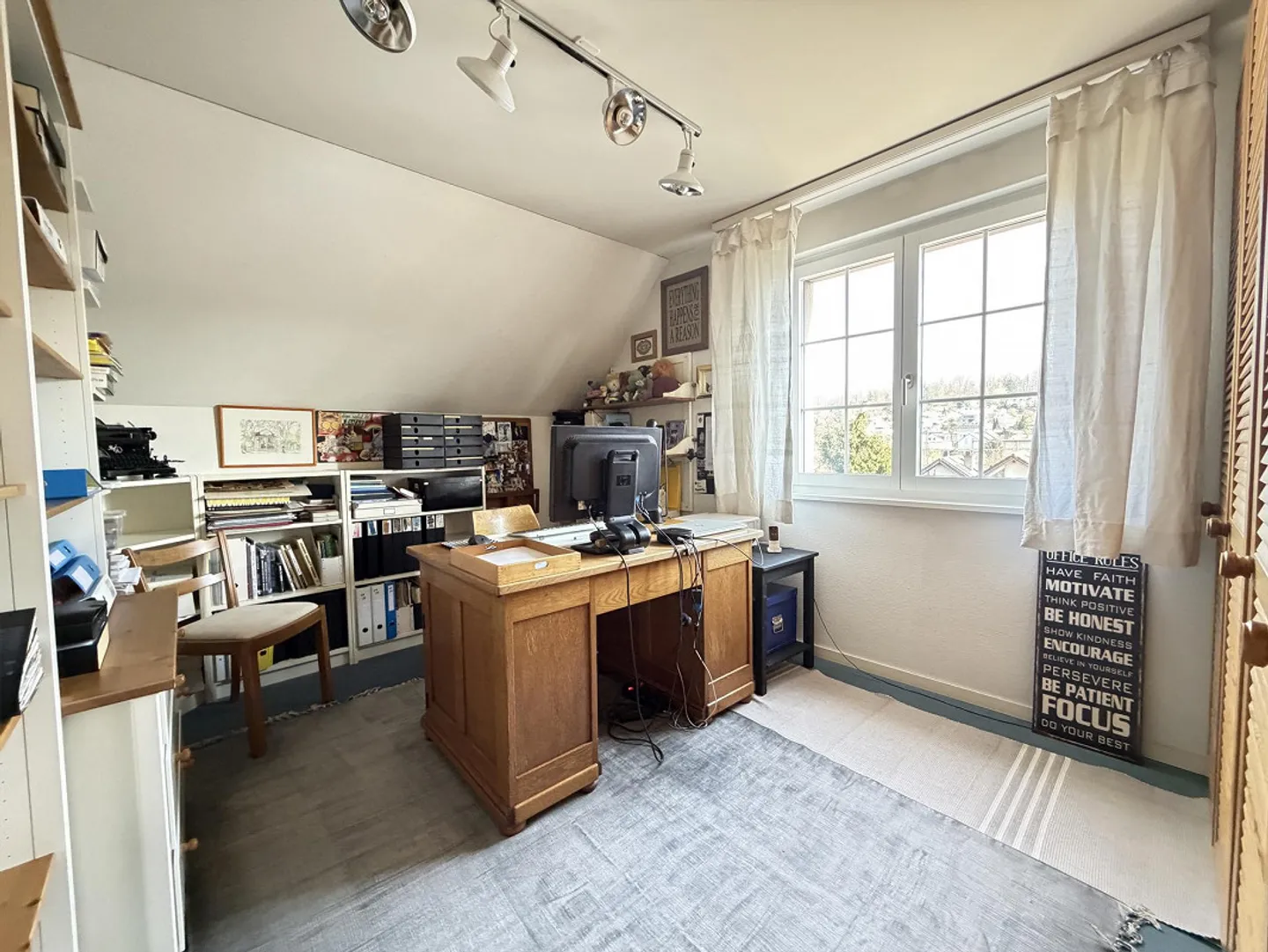 Well-maintained oasis of well-being in a sought-after location in Bottmingen, garden, garage - Photo 8 of 14
