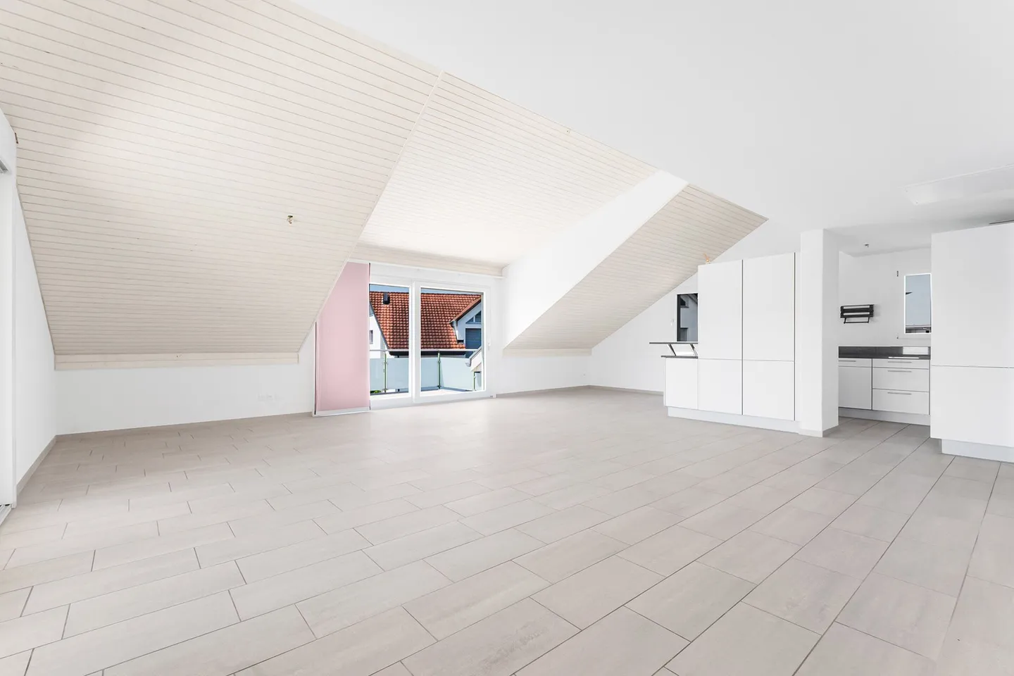 Appartement sous les toits charmant dans le vert Reusstal - Calme. Vue dégagée. Qualité de vie... - Photo 2 sur 13