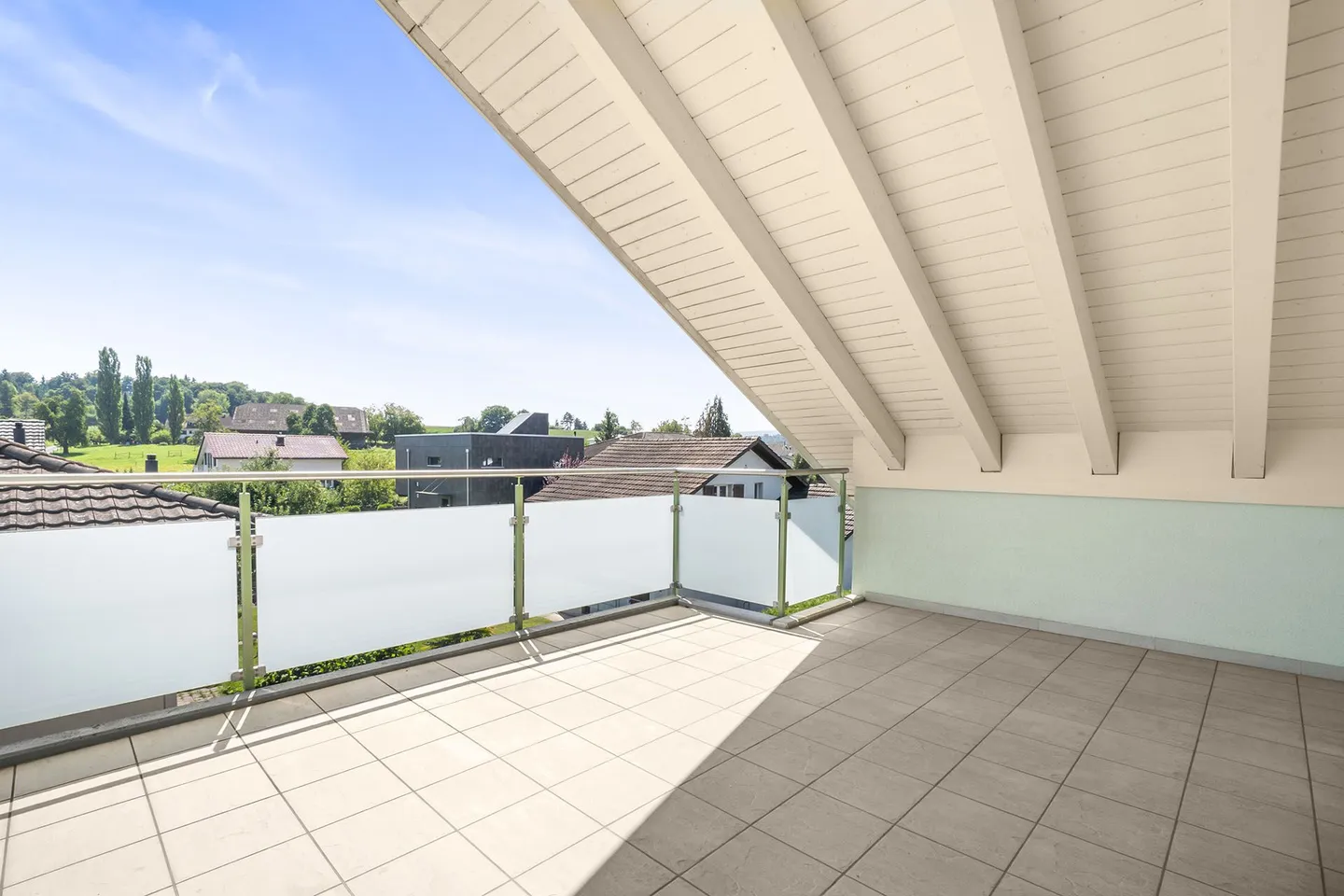 Appartement sous les toits charmant dans le vert Reusstal - Calme. Vue dégagée. Qualité de vie... - Photo 4 sur 13