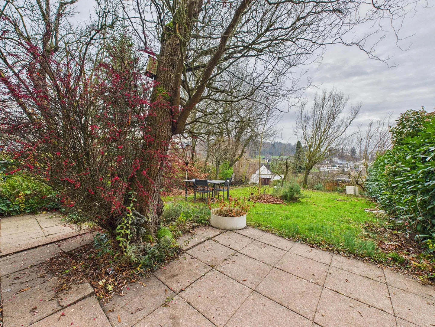 Modern 5-Room End House with Spacious Garden in Endingen - Photo 7 of 8