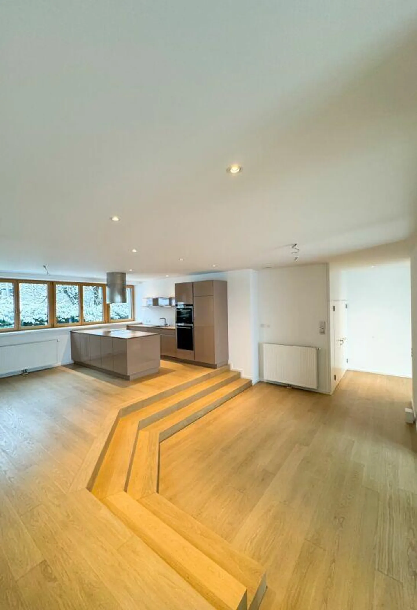 Appartamento esclusivo di 3,5 locali con grande terrazza in una posizione tranquilla di prima scelta... - Foto 1 di 11