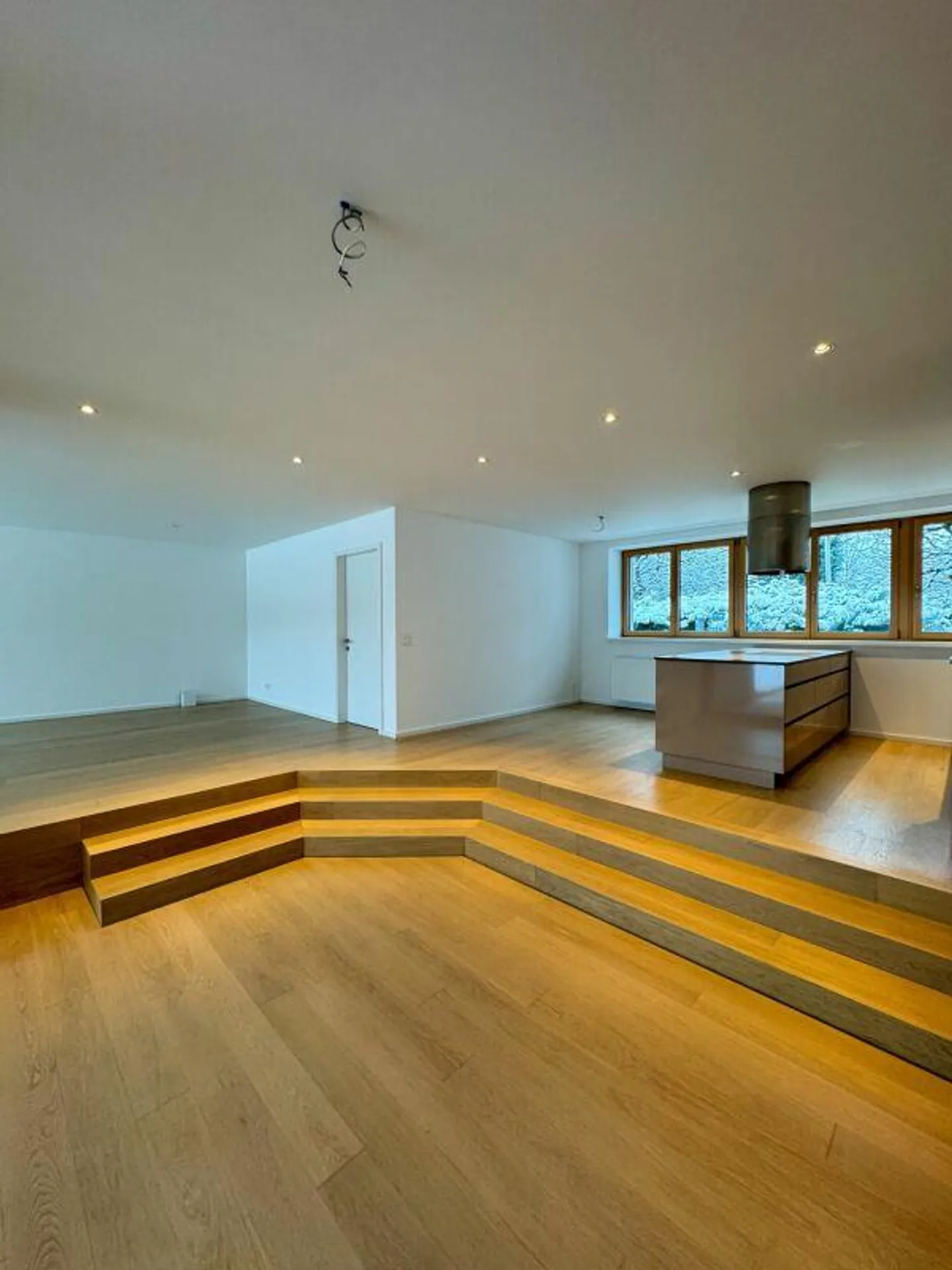 Appartamento esclusivo di 3,5 locali con grande terrazza in una posizione tranquilla di prima scelta... - Foto 4 di 11