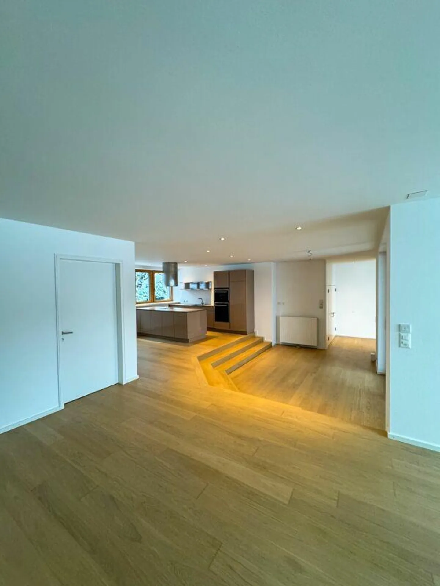 Appartamento esclusivo di 3,5 locali con grande terrazza in una posizione tranquilla di prima scelta... - Foto 5 di 11