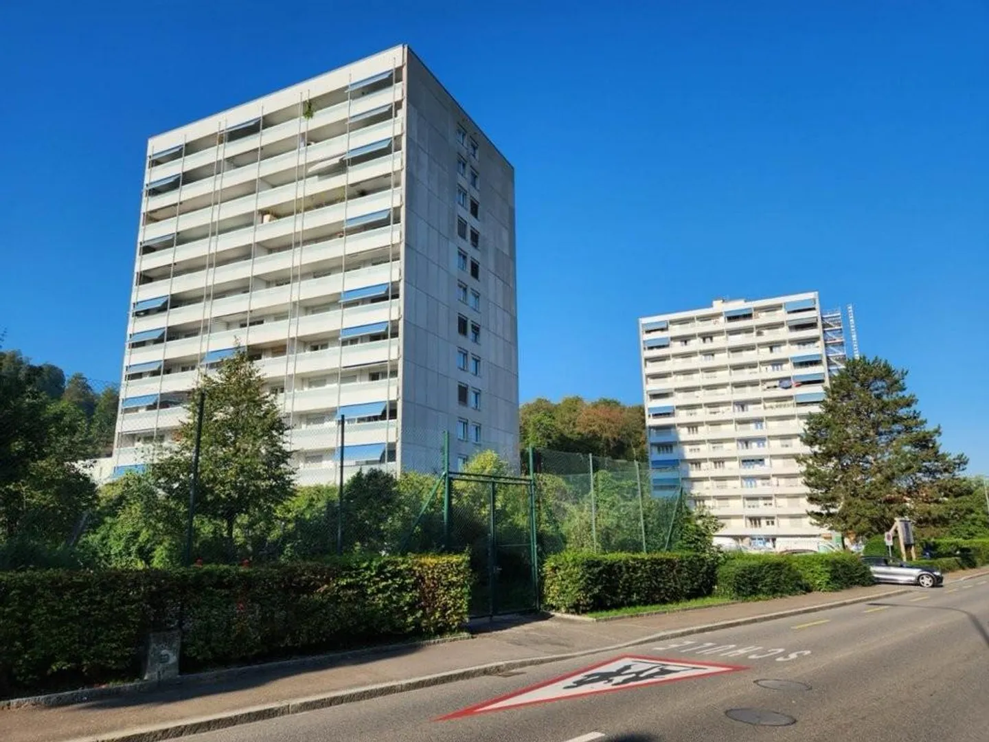 Spacious 4.5-room apartment with balcony in Pratteln - Photo 1 of 8