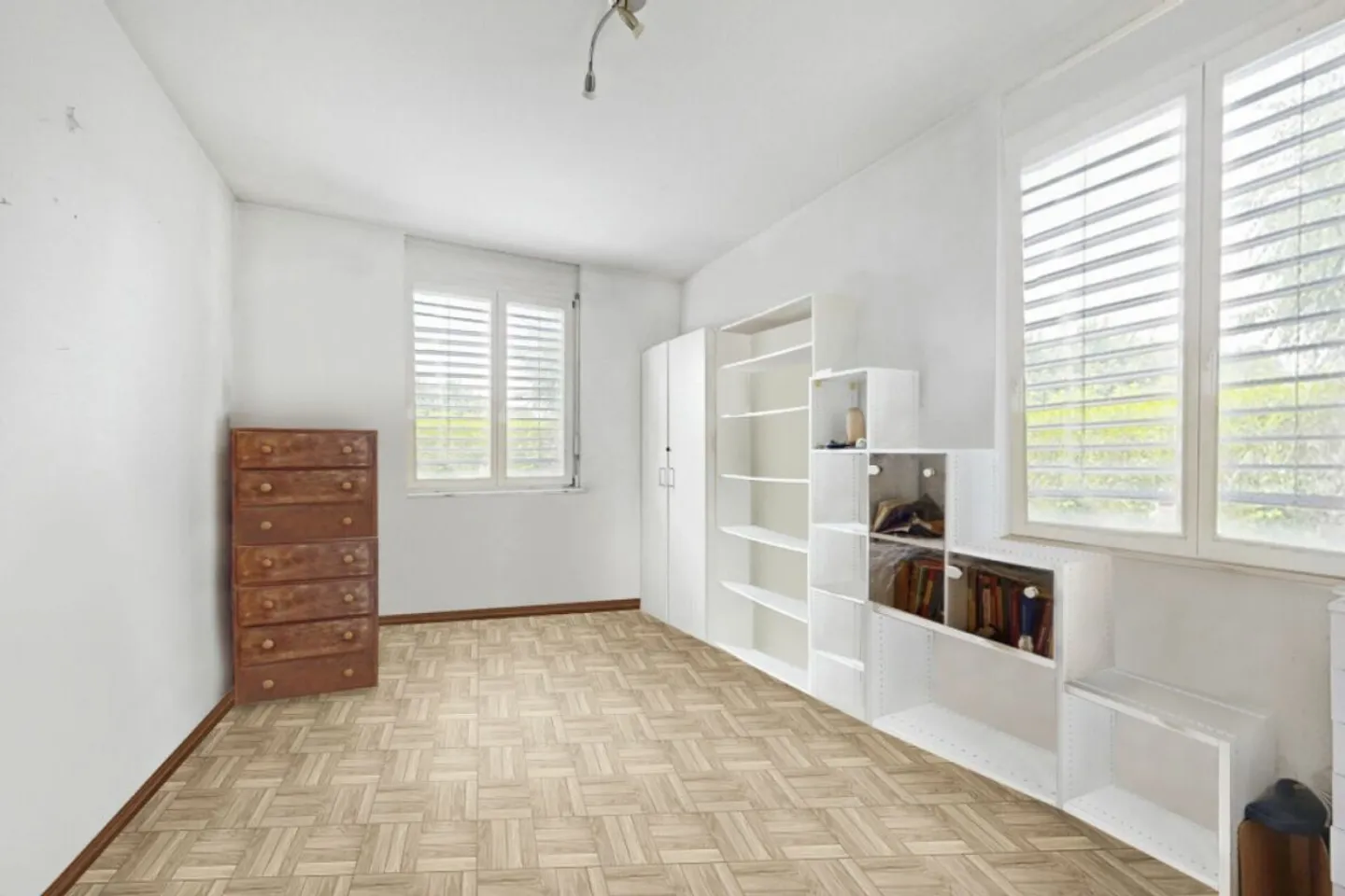 Affordable condominium with terrace and outdoor parking space - Photo 5 of 18