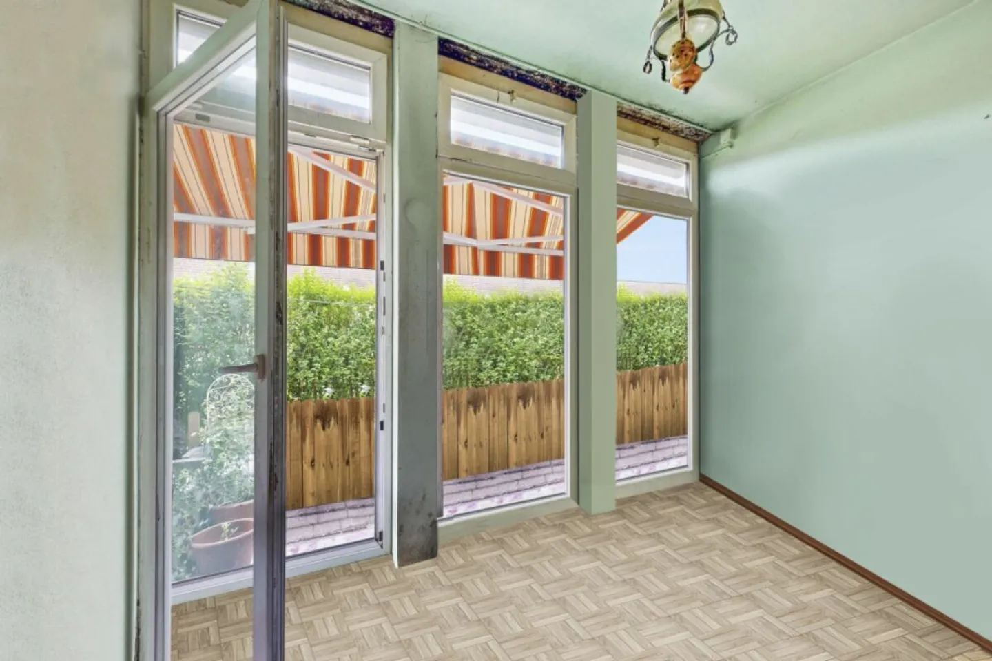 Affordable condominium with terrace and outdoor parking space - Photo 11 of 18