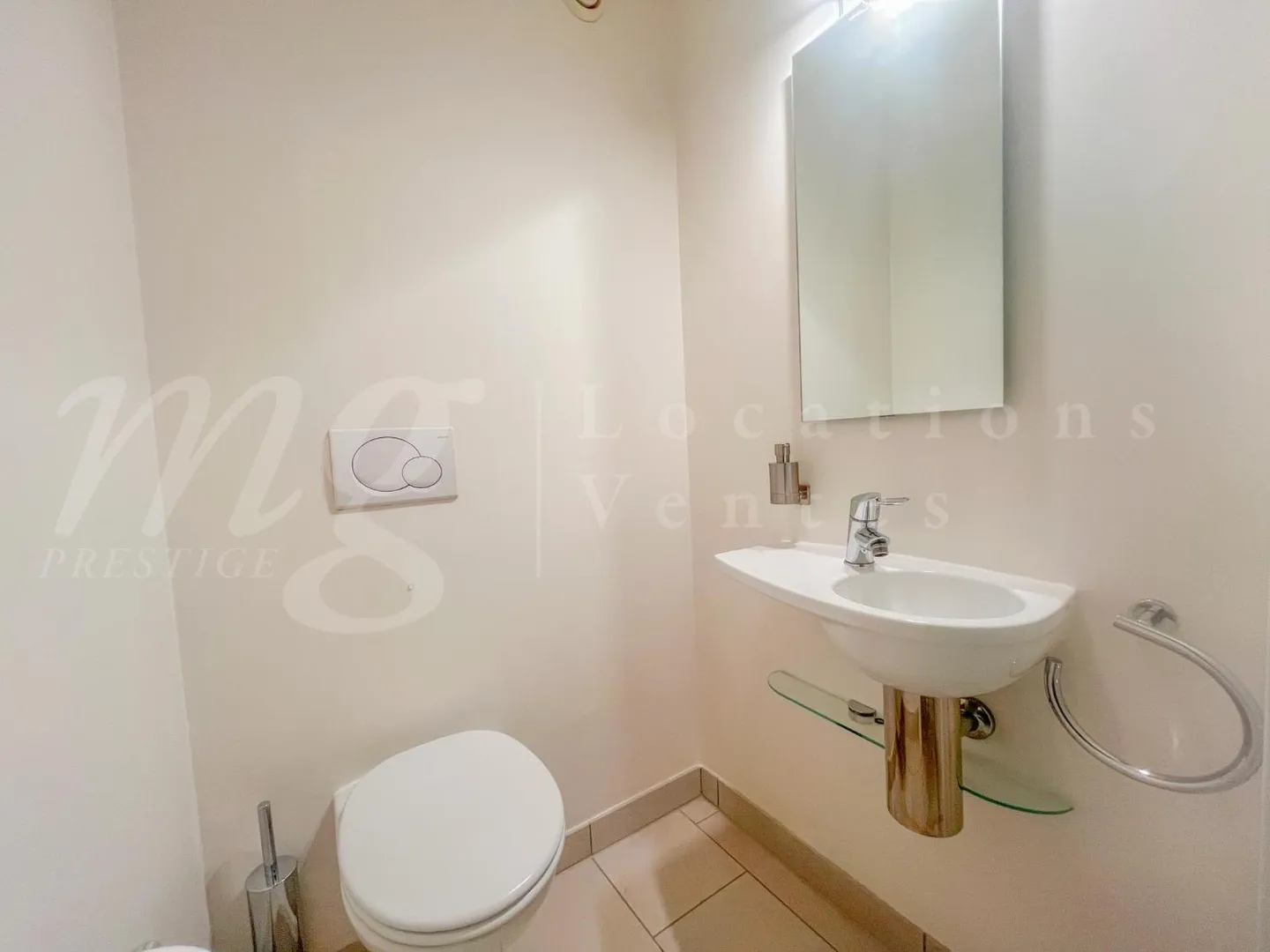 SUPERBE APPARTEMENT 7 CHAMBRES - DANS LE DESSUS - AVEC UN GRAND JARDIN PRIVÉ D'ENVIRON 340 M2 - 4 CHAMBRES - Photo 8 sur 9