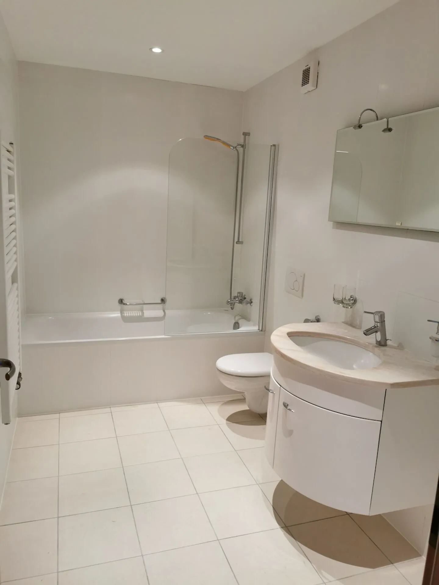 Helle 3.5 Zimerwohnung an bequemer Lage - Foto 10 von 12