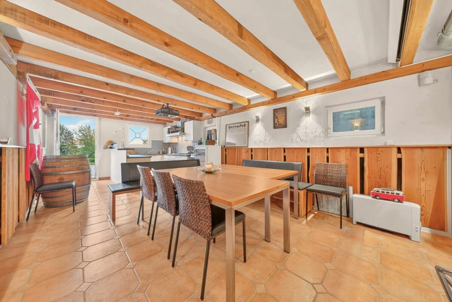Spacious Semi-Detached Villa - Photo 13 of 14