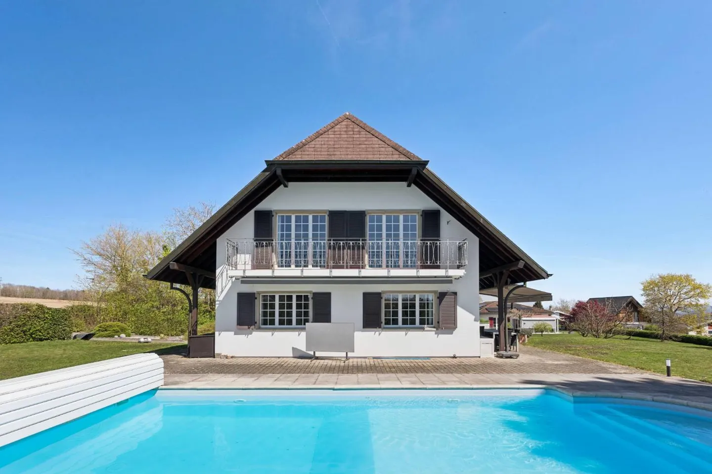 Comfort and Serenity: Renovated Family House with Pool and Outdoor Area - Photo 1 of 9