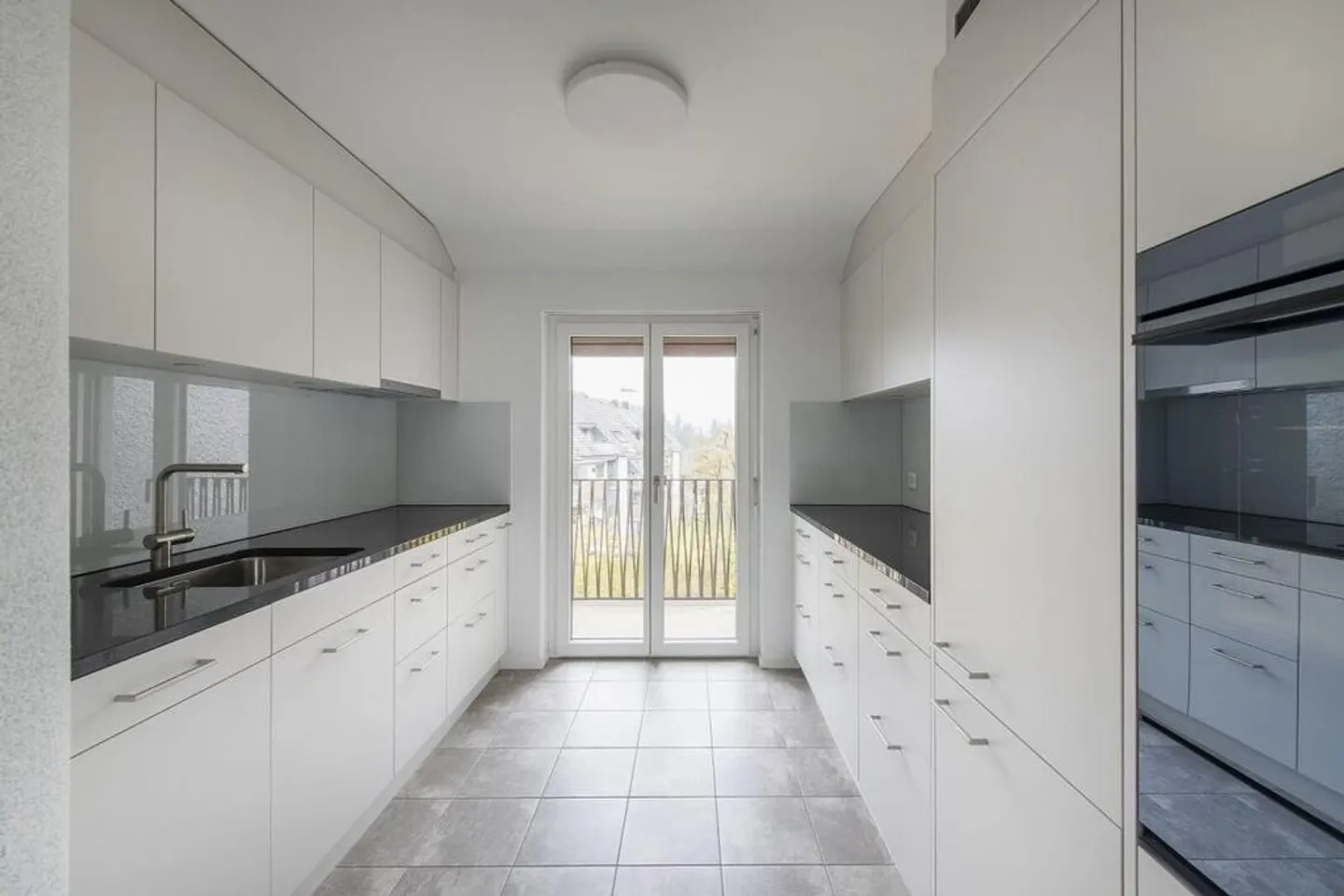 Grosszügige 4.5-Zimmer-Maisonettewohnung in Bassersdorf - Foto 1 von 8