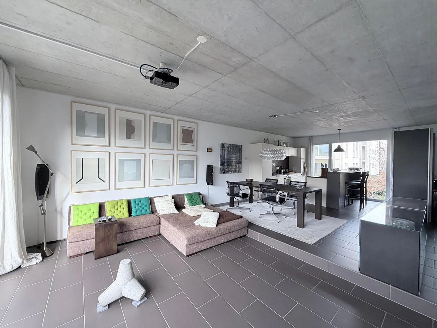 Grosszügige 3.5-Zimmer-Maisonettewohnung mit sonniger Terrasse - Foto 2 von 11