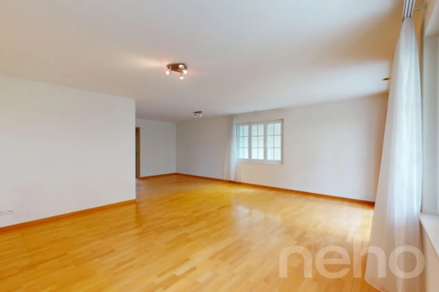 Maison jumelée moderne de 7,5 pièces avec jardin à Steinach SG - Photo 2 sur 13