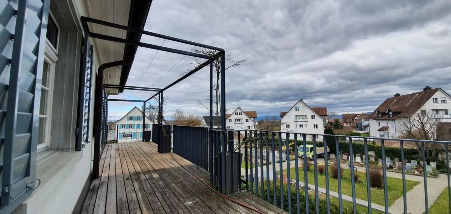 Geräumige Wohnung mit Seesicht - Foto 1 von 10