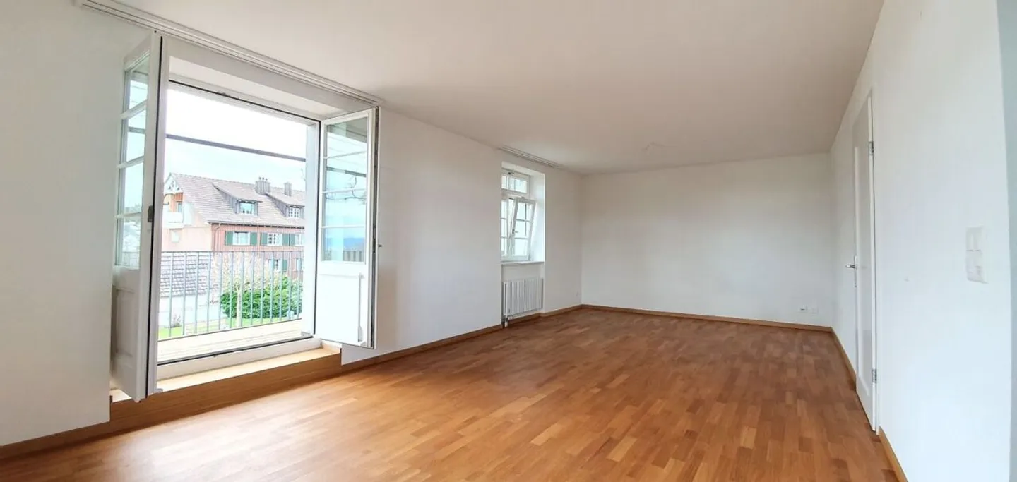 Geräumige Wohnung mit Seesicht - Foto 3 von 10