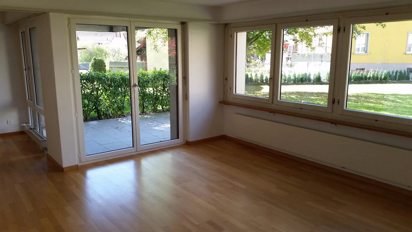 Appartamento al piano terra attraente con patio nel verde - Foto 2 di 10