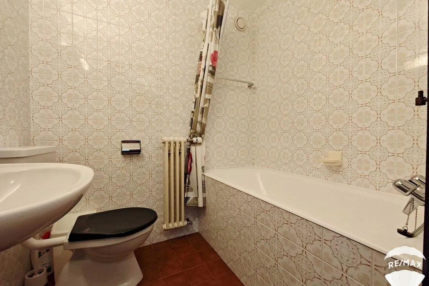 2,5-Zimmer-Wohnung mit Schwimmbad und großem Carnotzet - Foto 10 von 13