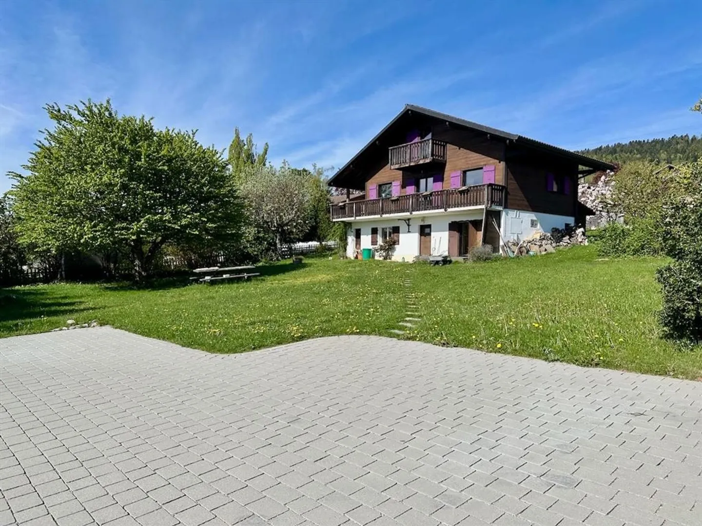 Maison individuelle à deux pas du centre du village et au calme absolu - Photo 1 sur 7
