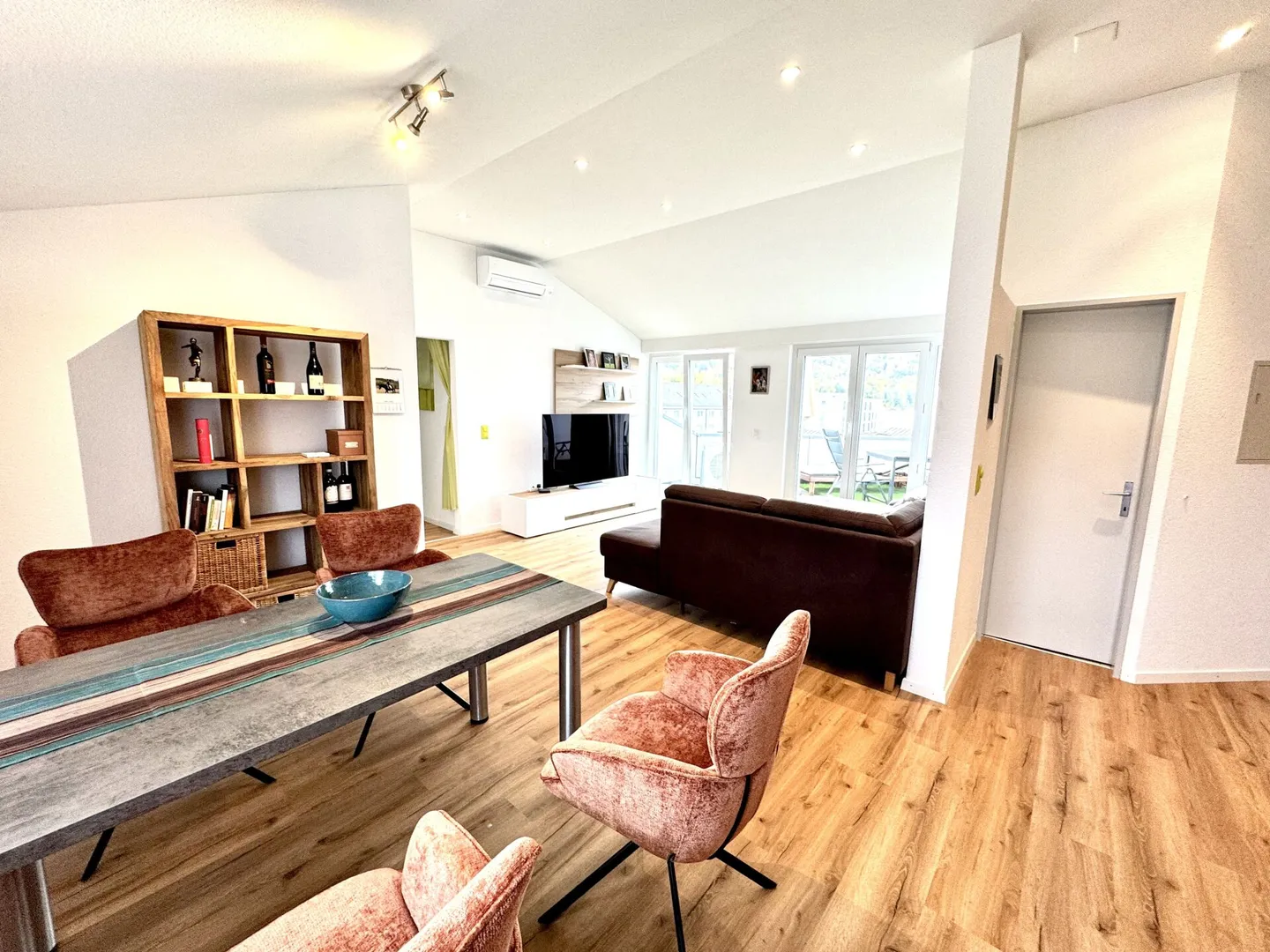 Spacious 3.5 Room Apartment in Top Condition - Photo 4 of 7