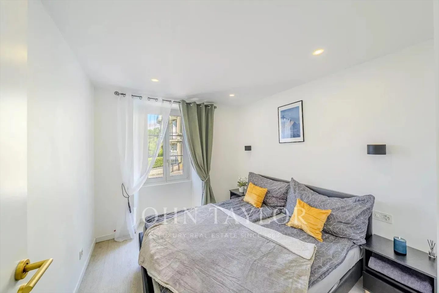 EXCLUSIVE! House with 3 Apartments - Photo 8 of 13
