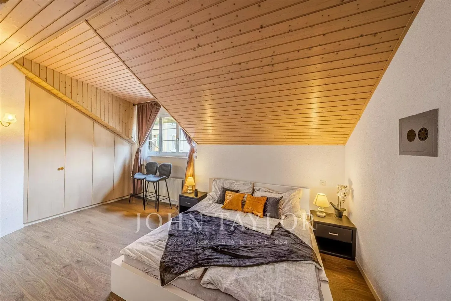 EXCLUSIVE! House with 3 Apartments - Photo 10 of 13