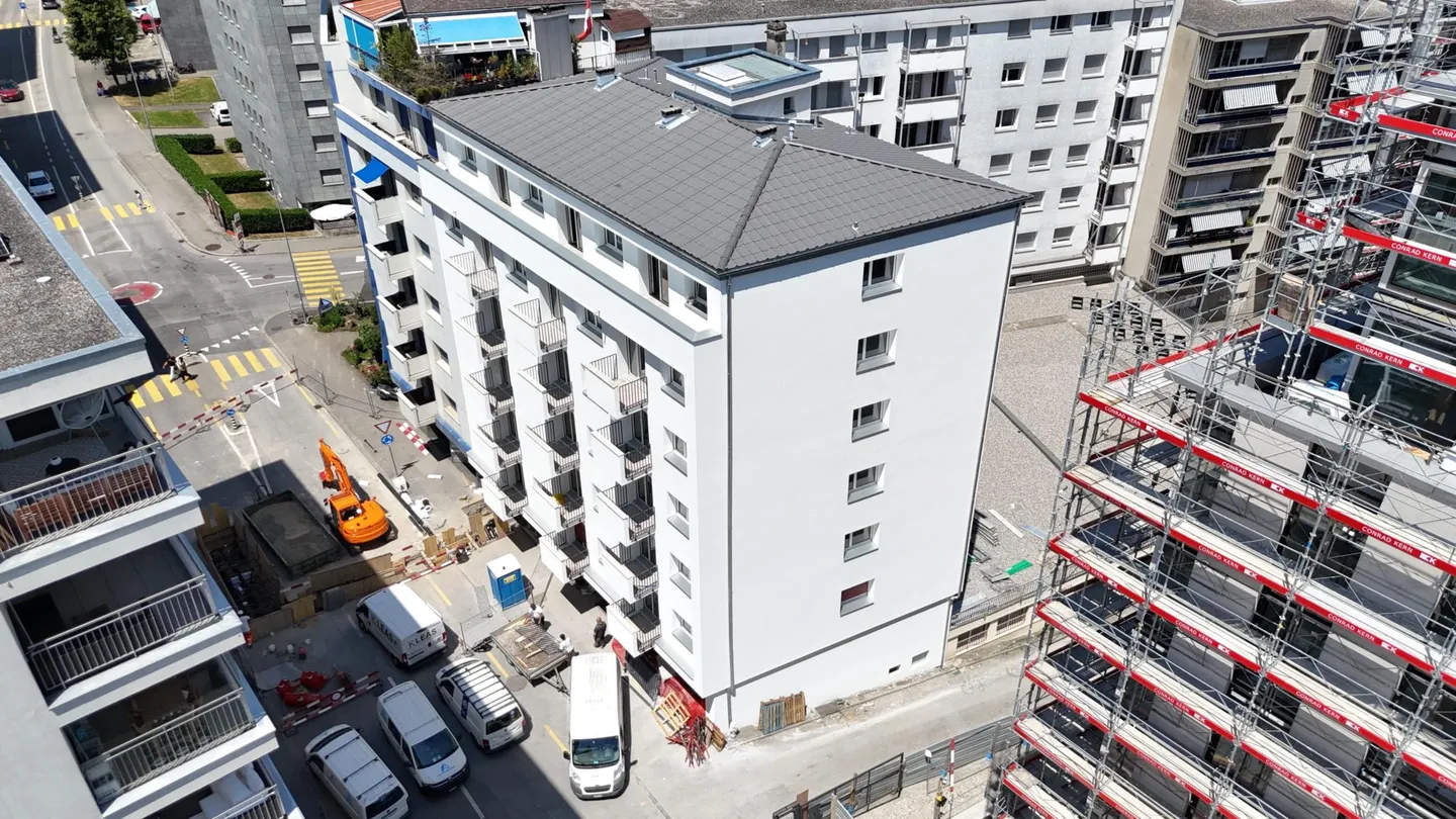 Fribourg: Renovated 3.5 room apartment of 88 m² with two balconies - Photo 5 of 11