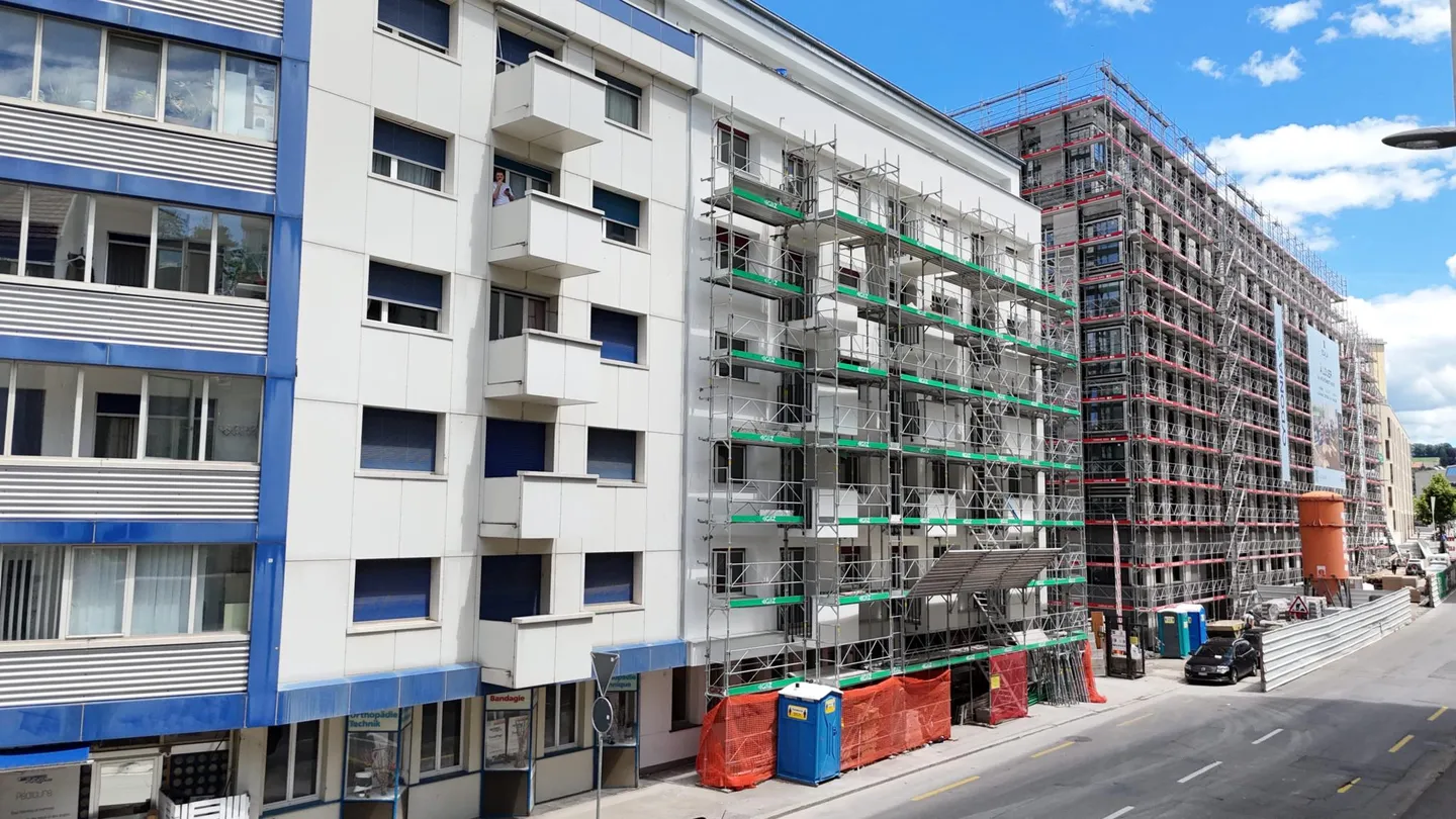 Fribourg: Renovated 3.5 room apartment of 88 m² with two balconies - Photo 8 of 11