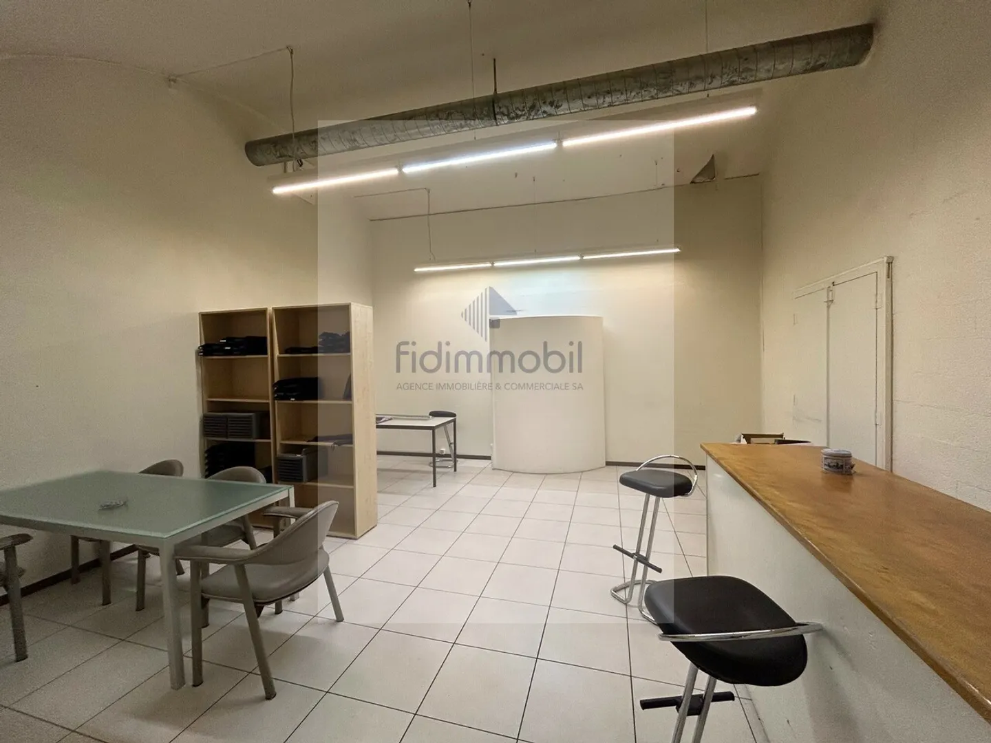 Spazio commerciale in centro - Foto 4 di 9