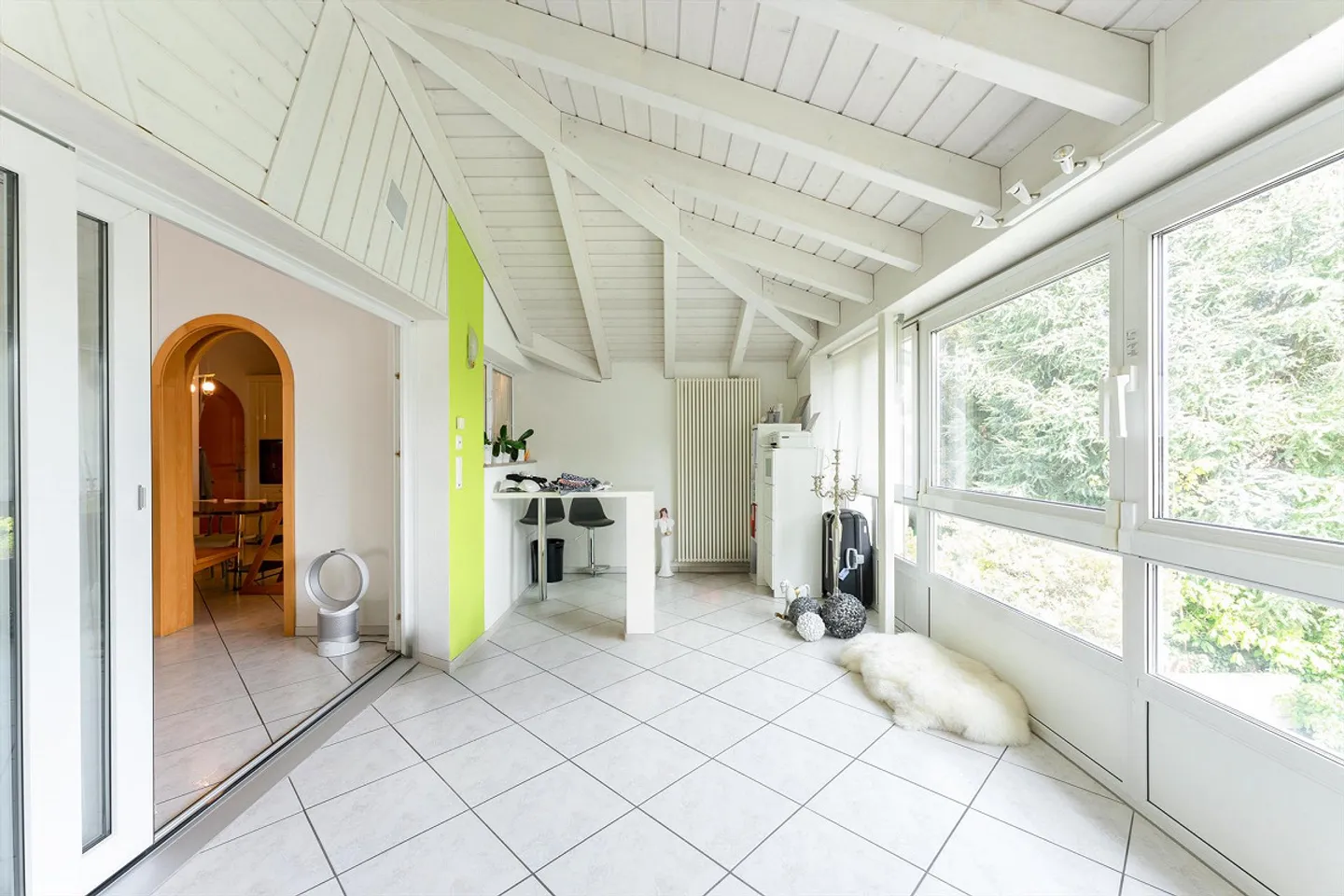 Appartement en penthouse spacieux de 5,5 pièces avec jardin d'hiver - Photo 7 sur 9