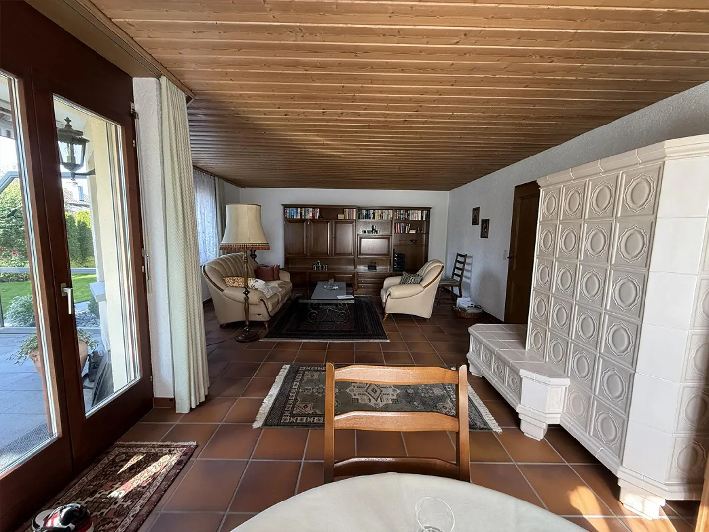 Casa unifamiliare ben tenuta con giardino da sogno in una tranquilla strada senza uscita - Foto 9 di 13