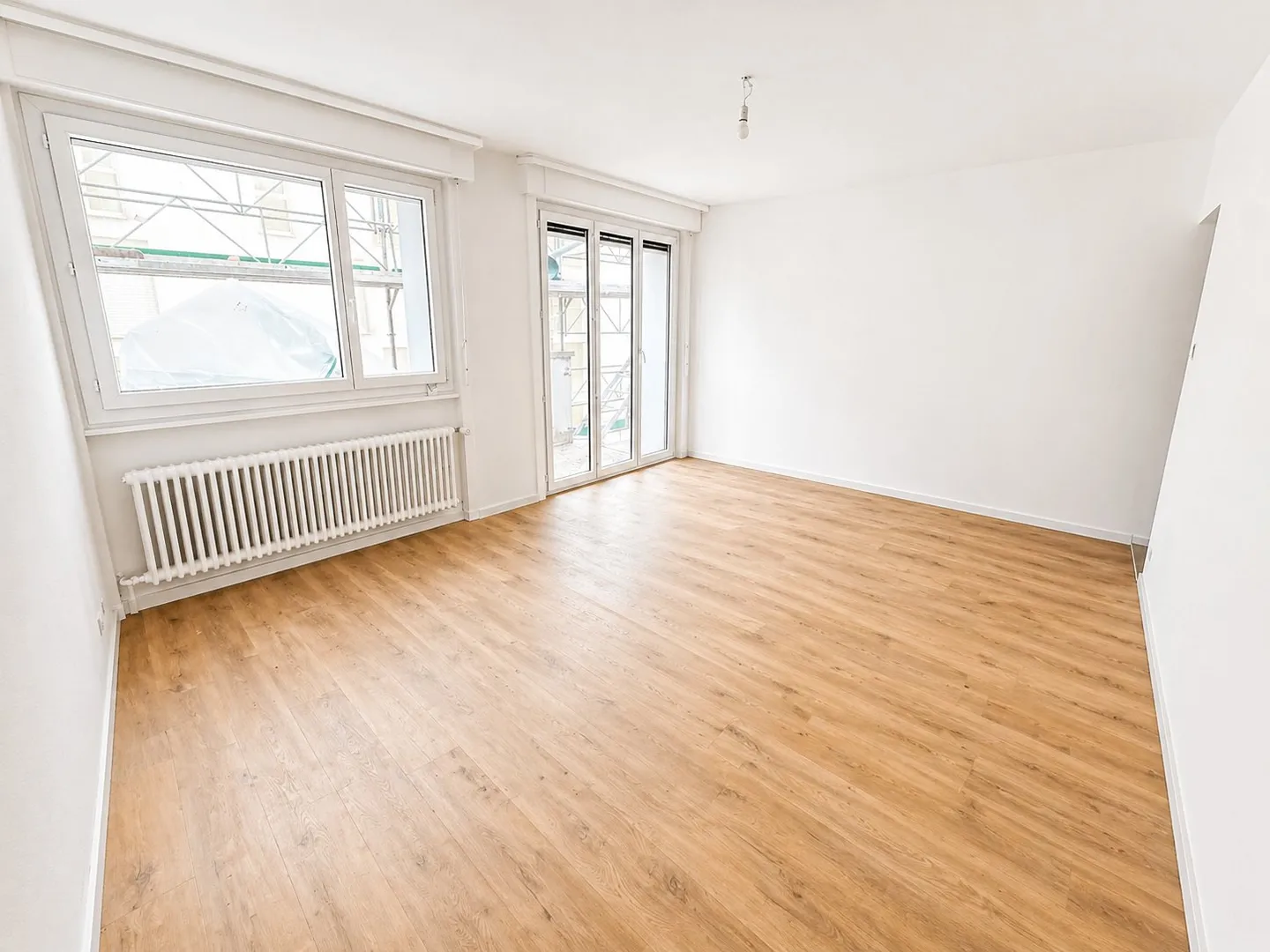 Fribourg: Renovated 3.5 room apartment of 88 m² with two balconies - Photo 11 of 11