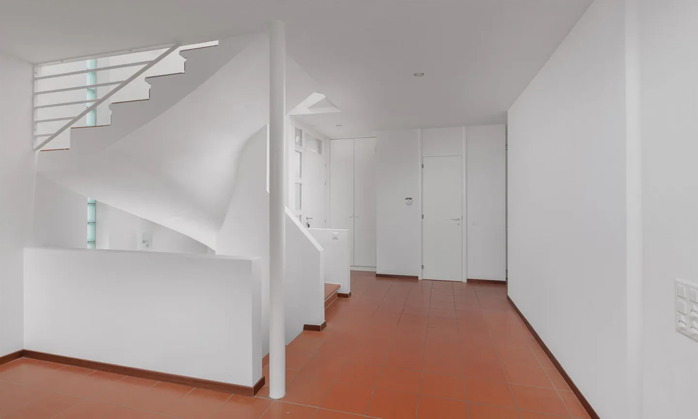 Large single-family villa with 6.5 rooms and garden in Bedano - Photo 5 of 13