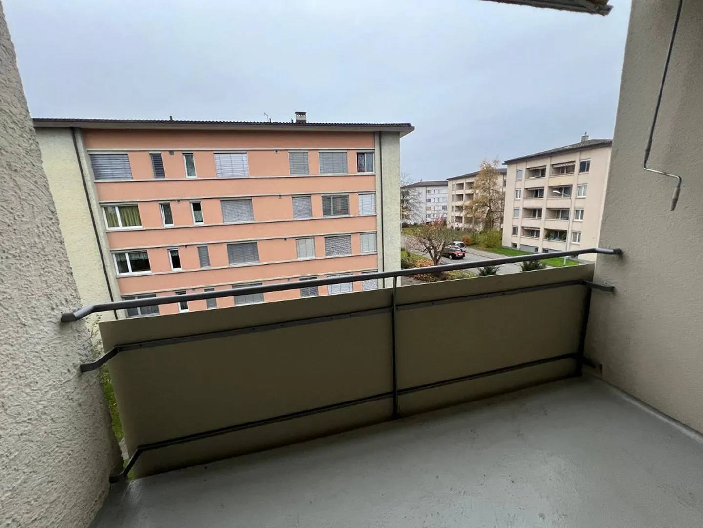 Central located apartment seeks new tenant - Photo 9 of 9
