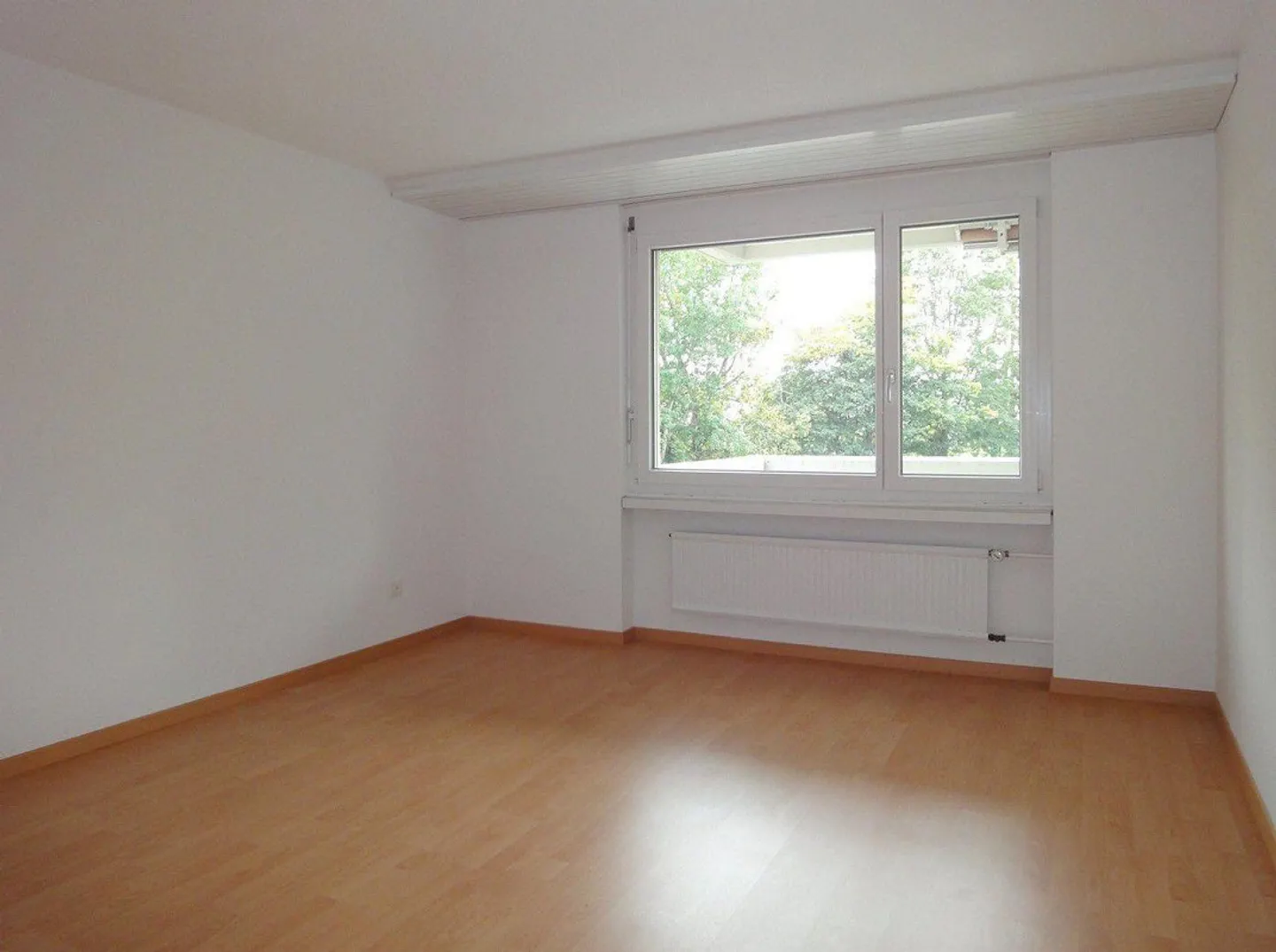 Central located apartment seeks new tenant - Photo 7 of 9