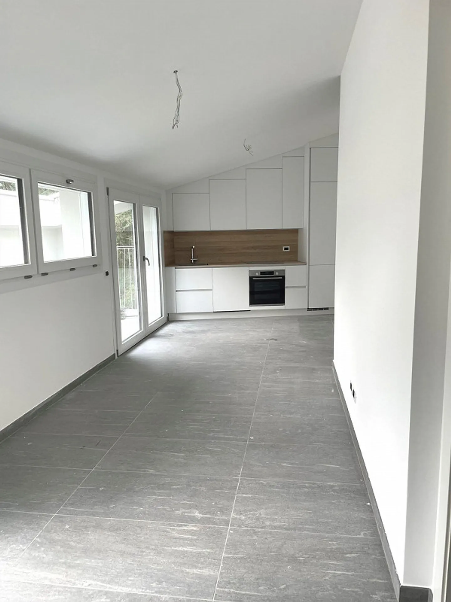 Attico in zona tranquilla e soleggiata - Foto 5 di 10